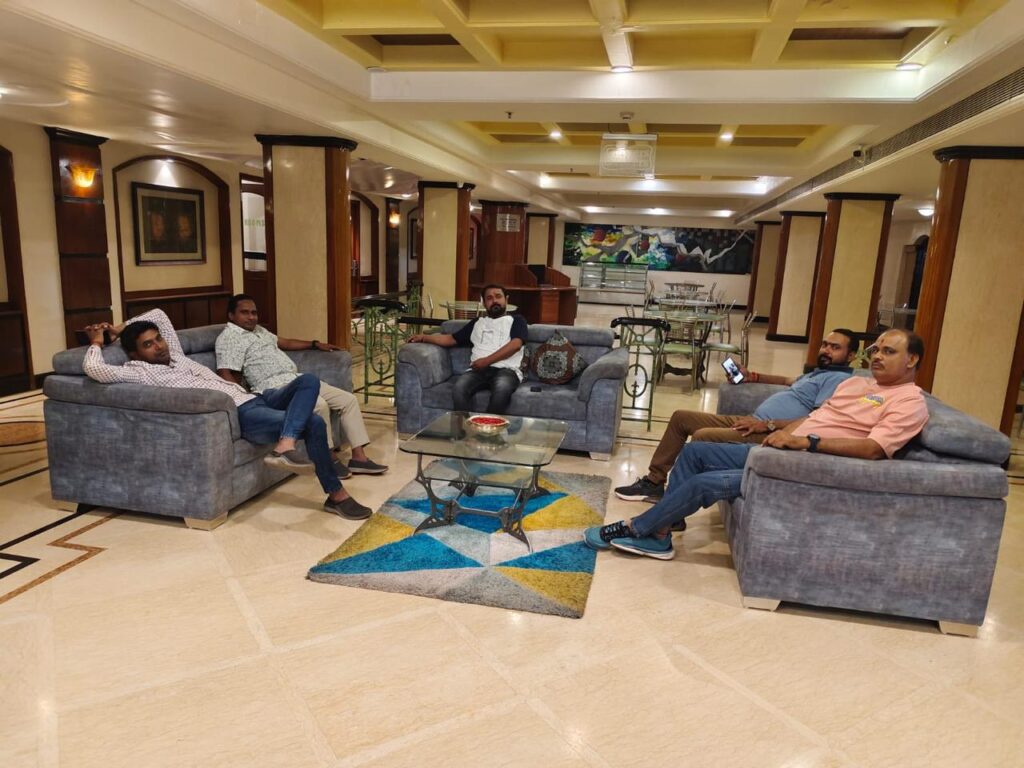 Aaurowin Team at Hotel Kences Lobby_SKP