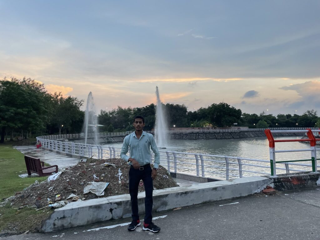 Amit at Janeshwar Mishra Park