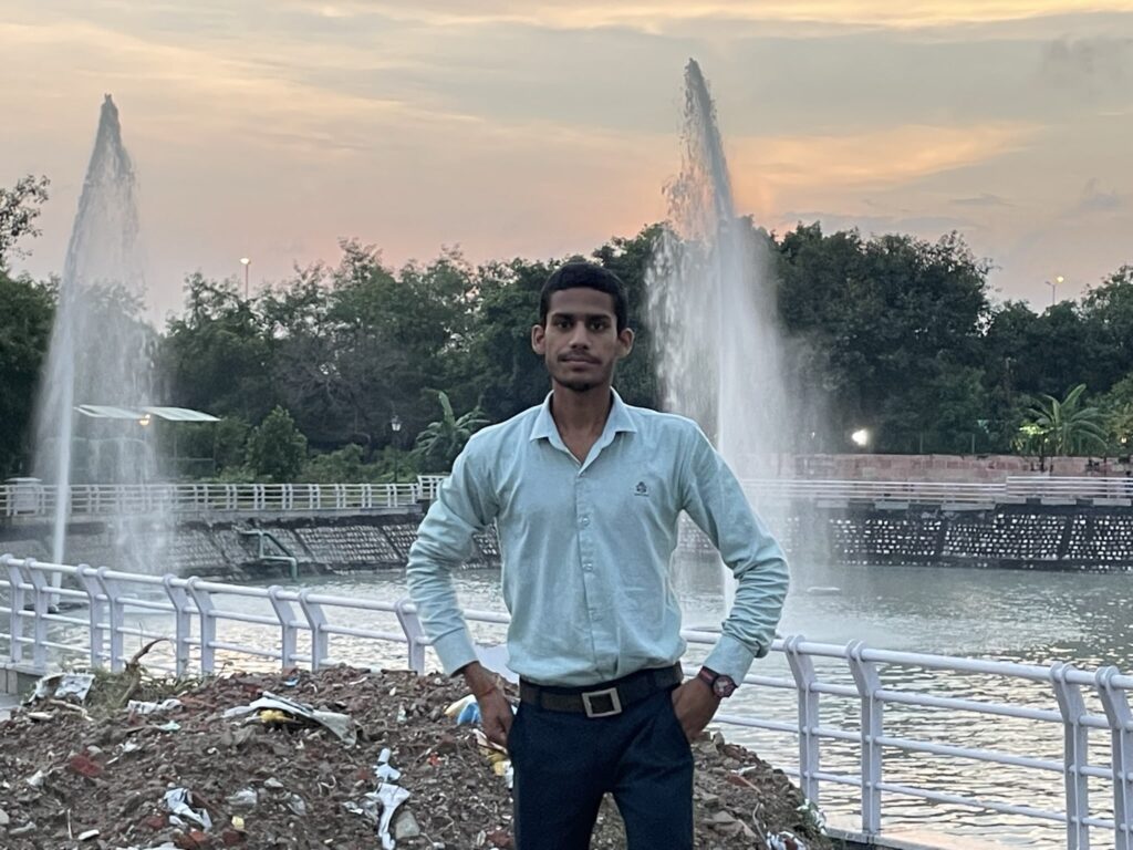 Amit at Janeshwar Mishra Park Fountain