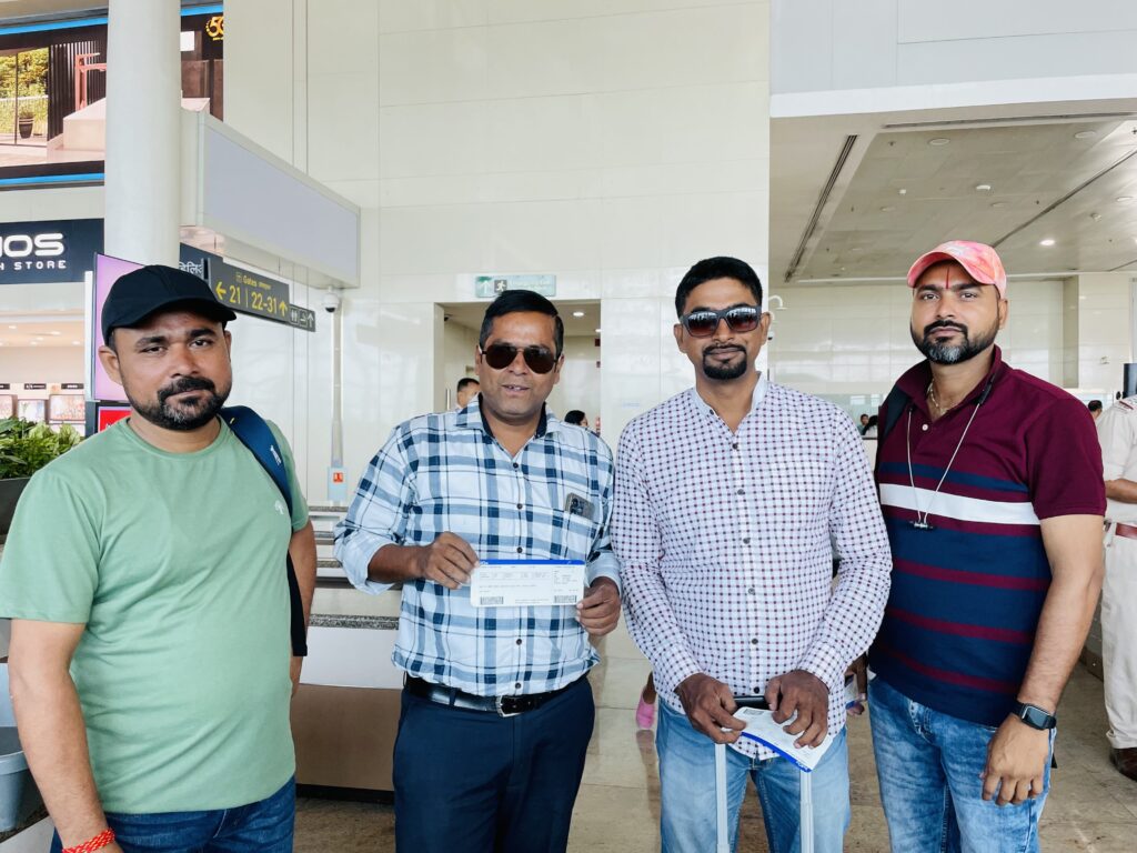 Navneet, Rohit & Vikas at Airport for Goa