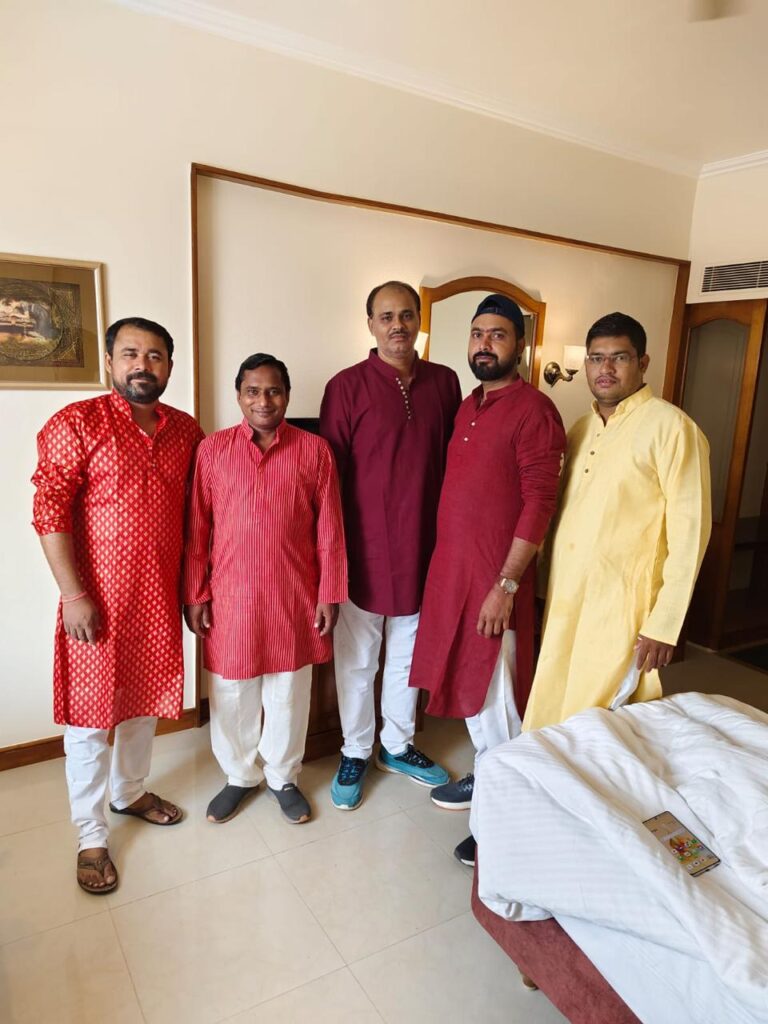 Navneet, Sunil Prajapati, Umesh, Vikas & Prashant at Kences Hotel