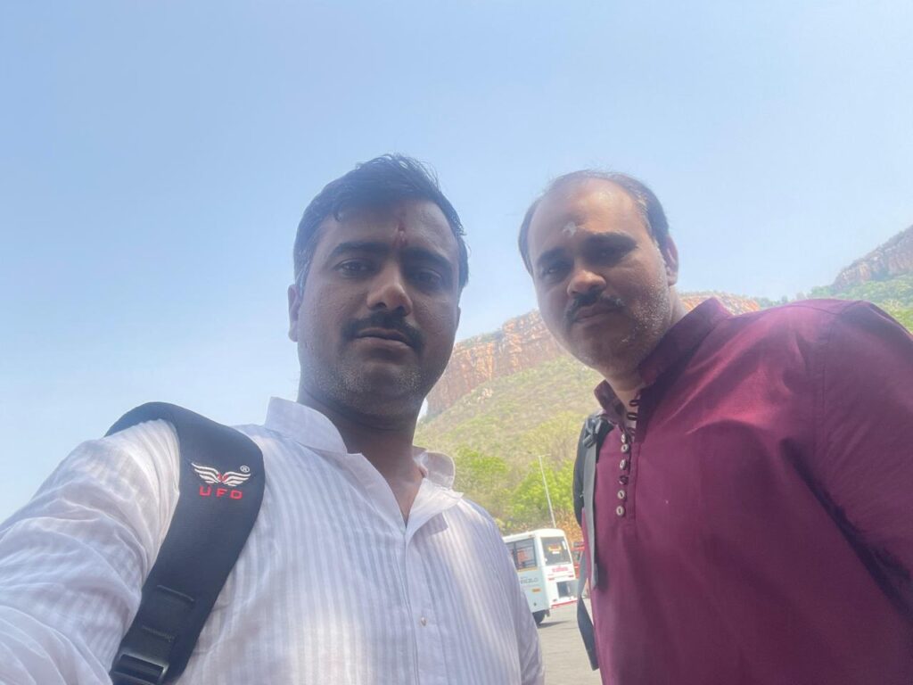 Nitesh & Umesh with Hill View_SKP