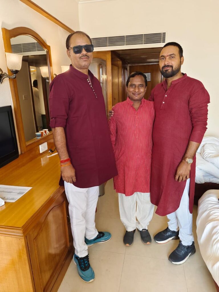 Umesh, Sunil Prajapati & Vikas at Kences Hotel