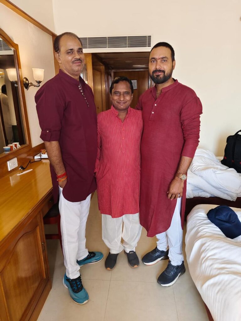 Umesh, Sunil Prajapati & Vikas at Kences Hotel_SKP