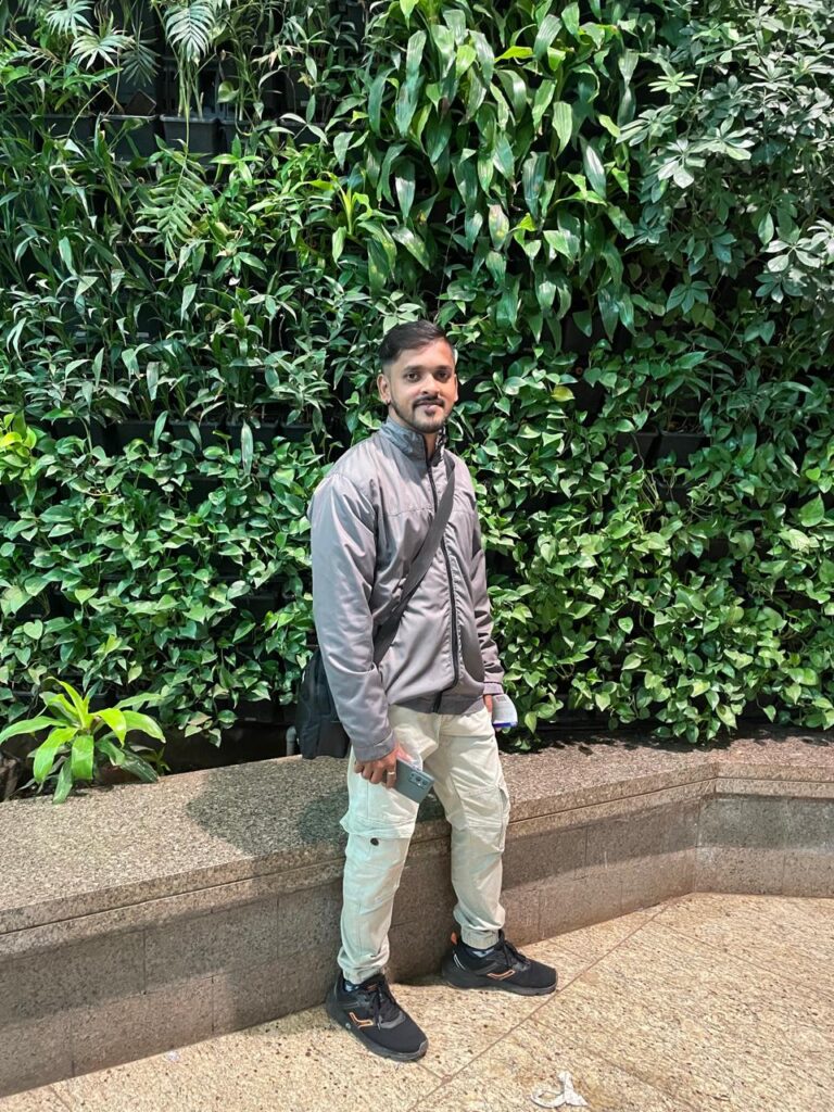 Prasad Koyande at Mumbai Airport_SKP