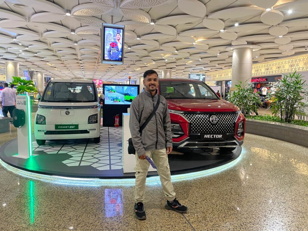 Prasad at Mumbai Airport - Comet Hector_SKP