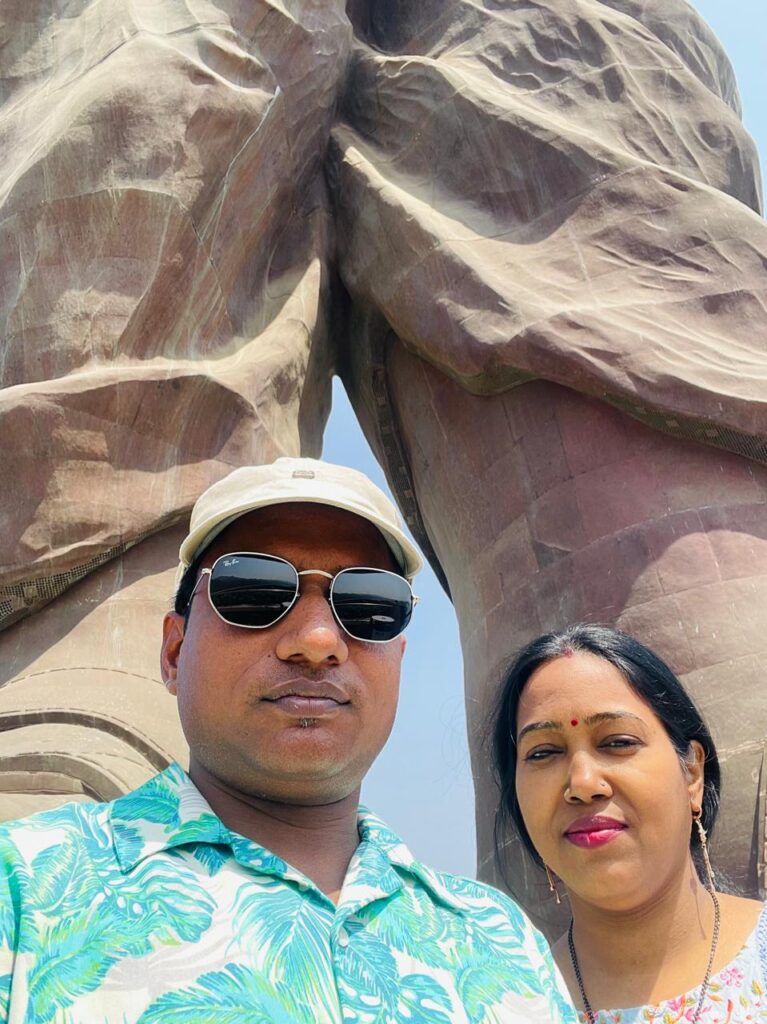 Sunil Prajapati & Suman at the Feet of Sardar Patel