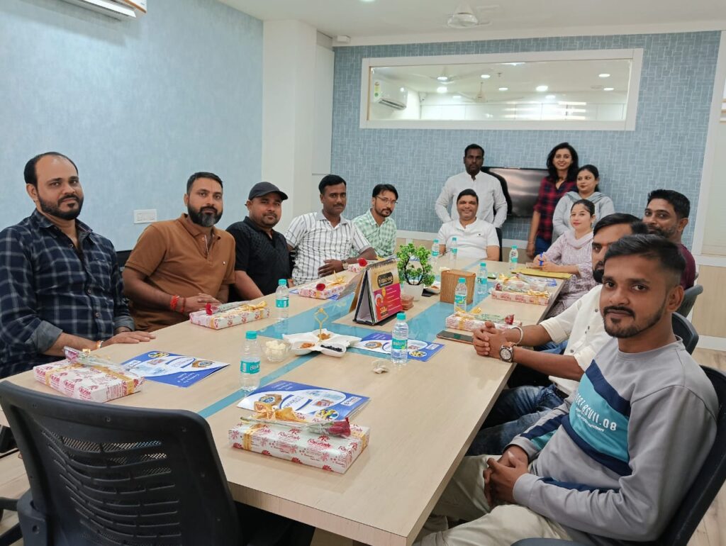 Sunil Prajapati taking Photo of Aauriwians & Olamians_SKP