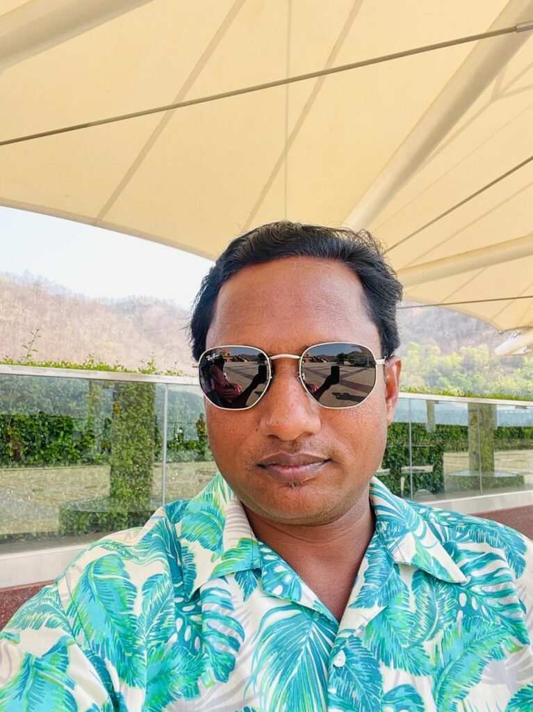 Sunil Prajapati taking selfie inside Statue of Unity