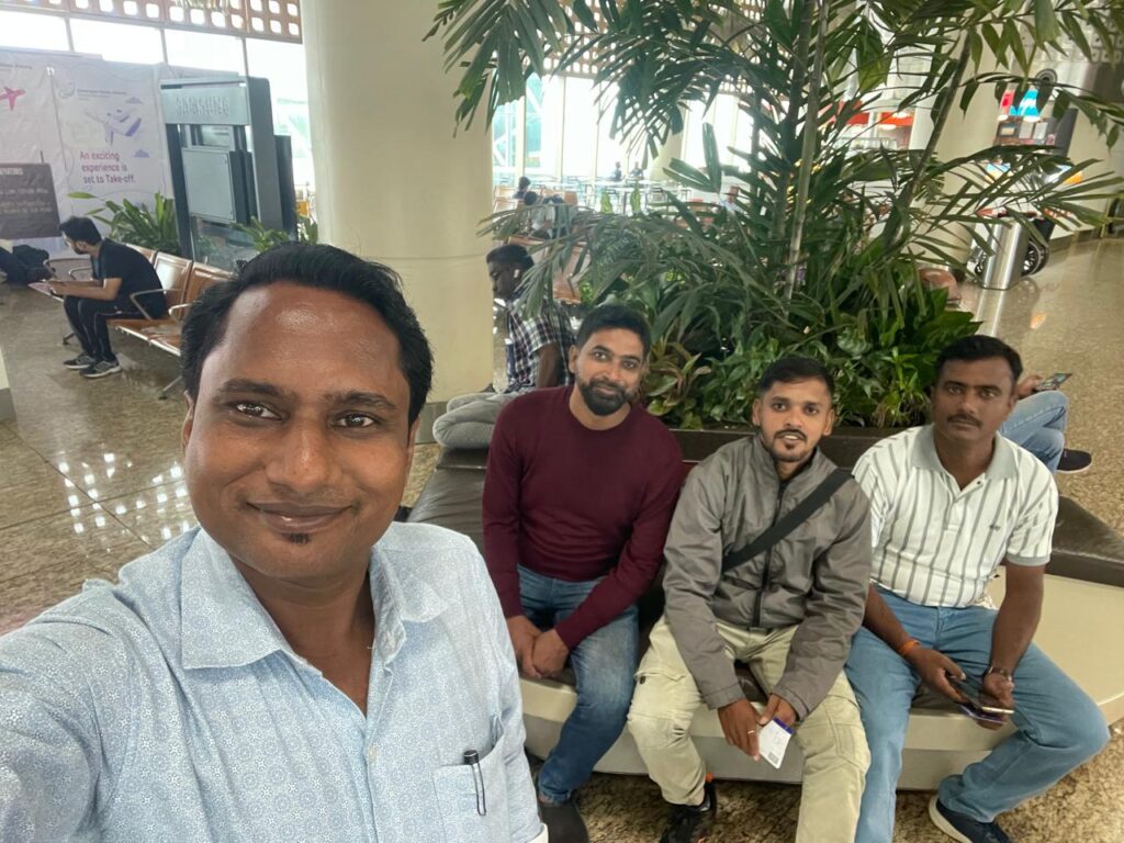 Sunil Selfie with Rohit, Prasad & Nitesh at Mumbai Airport_SKP
