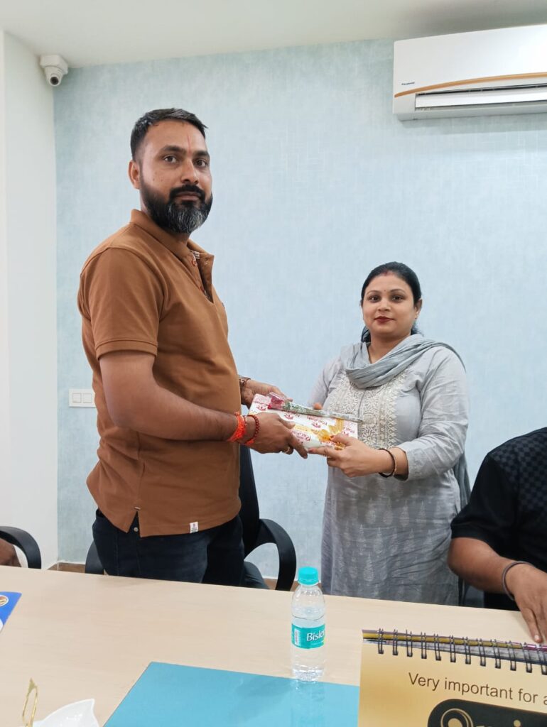 Vikas Tiwari at Olamic Office_SKP