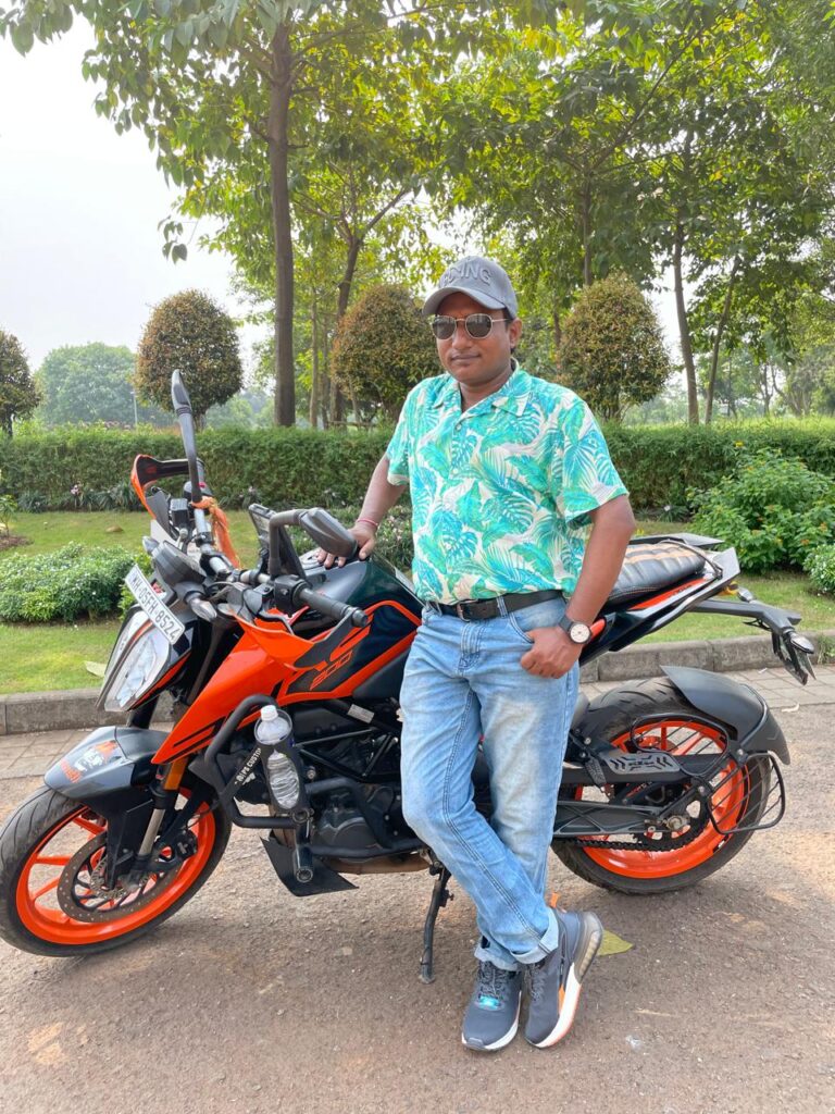 Sunil Prajapati with KTM at Lodha